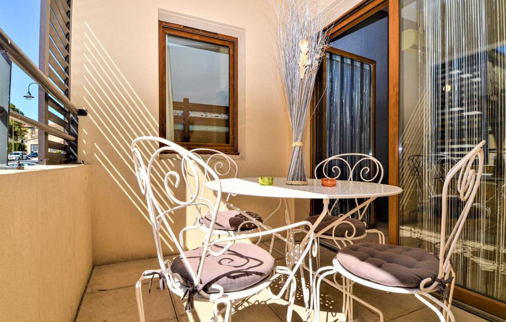 Appartement 3 Min A Pied Du Centre D'Uzes Parking Piscine المظهر الخارجي الصورة